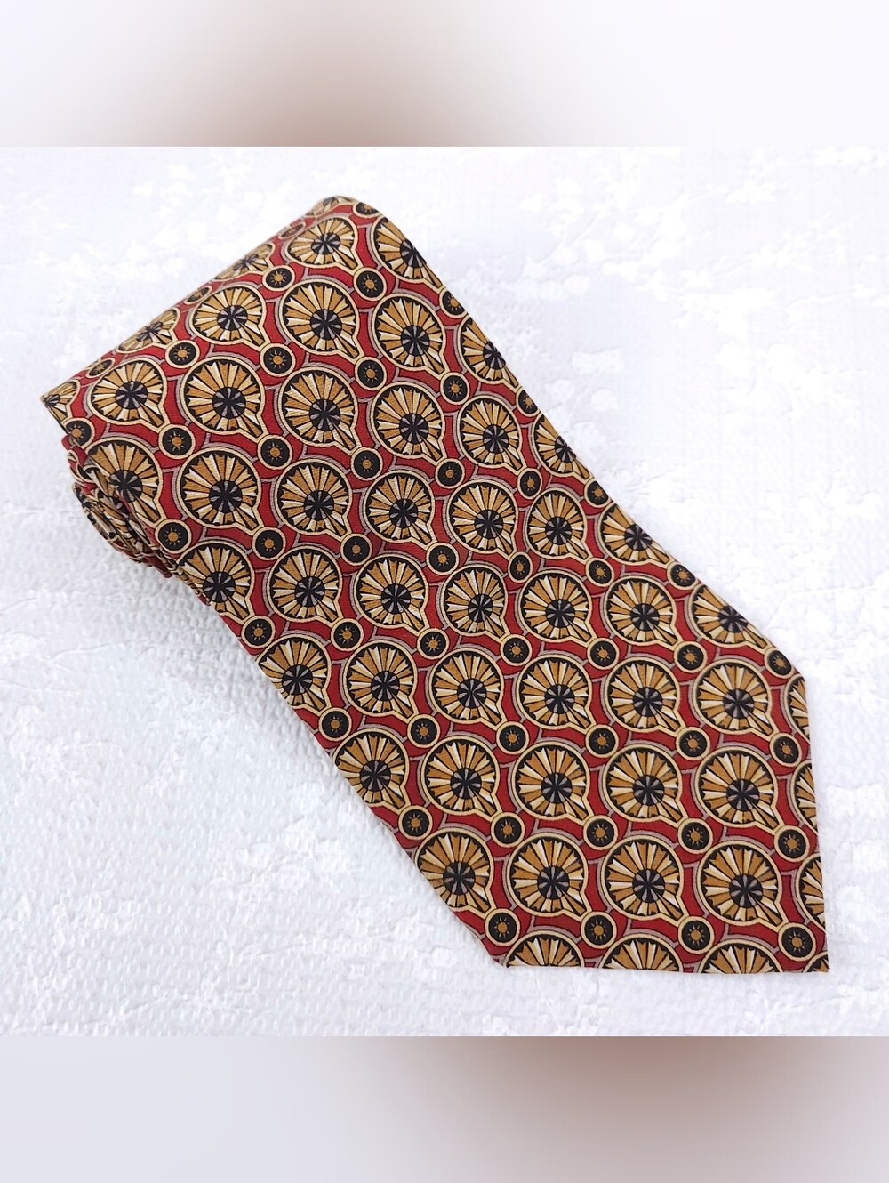 Metropolitan Museum of Art Silk Tie Geometric Medallion 57" x 4" NEW